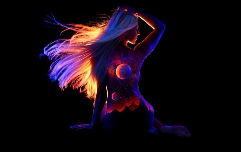 27 Transcendant Body Art Pieces Viewd Only With Black Light