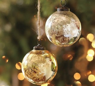 Smart DIY Glass Ball Ornaments For This Christmas - Explosion