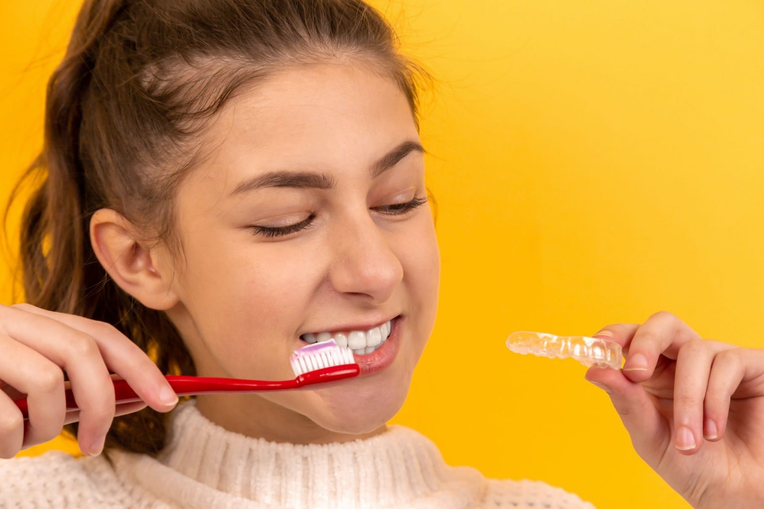 Maintaining Oral Hygiene: How to Properly Remove Food from Wisdom Teeth